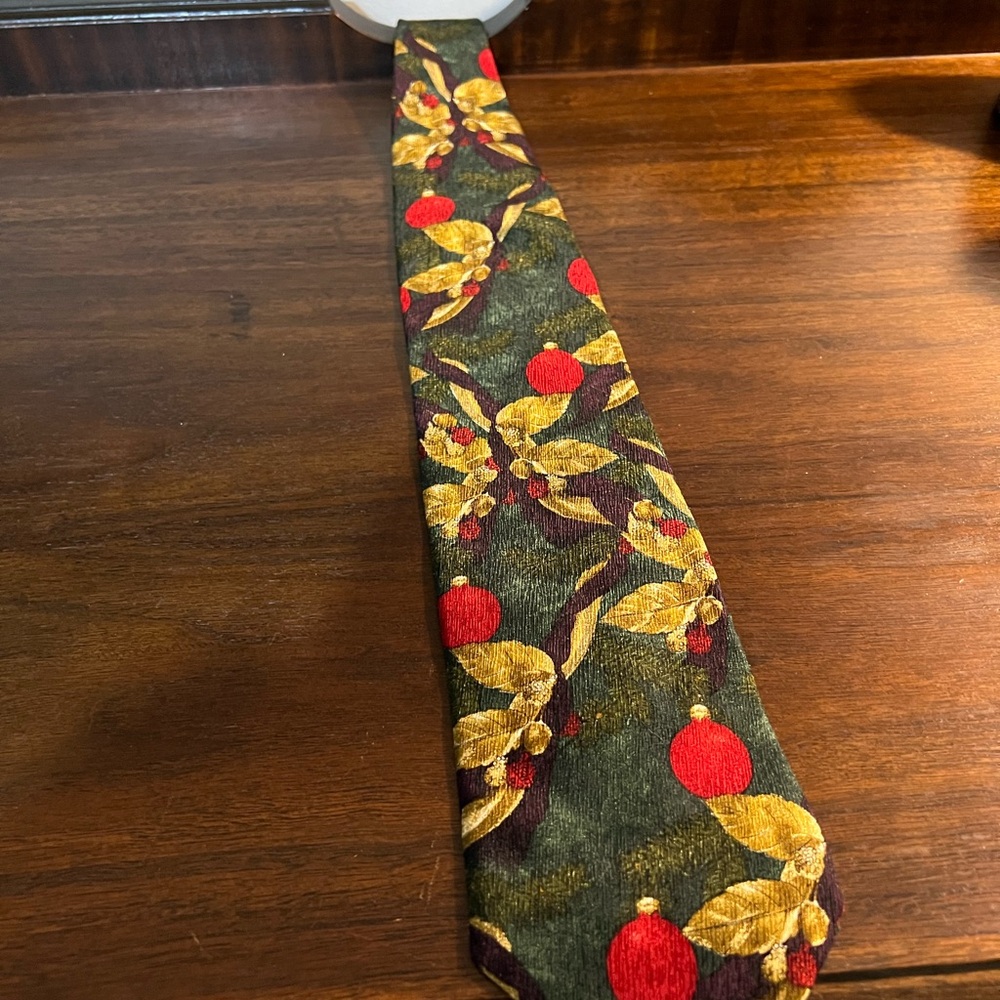 Structure Green Tie with Red and Gold Floral Design